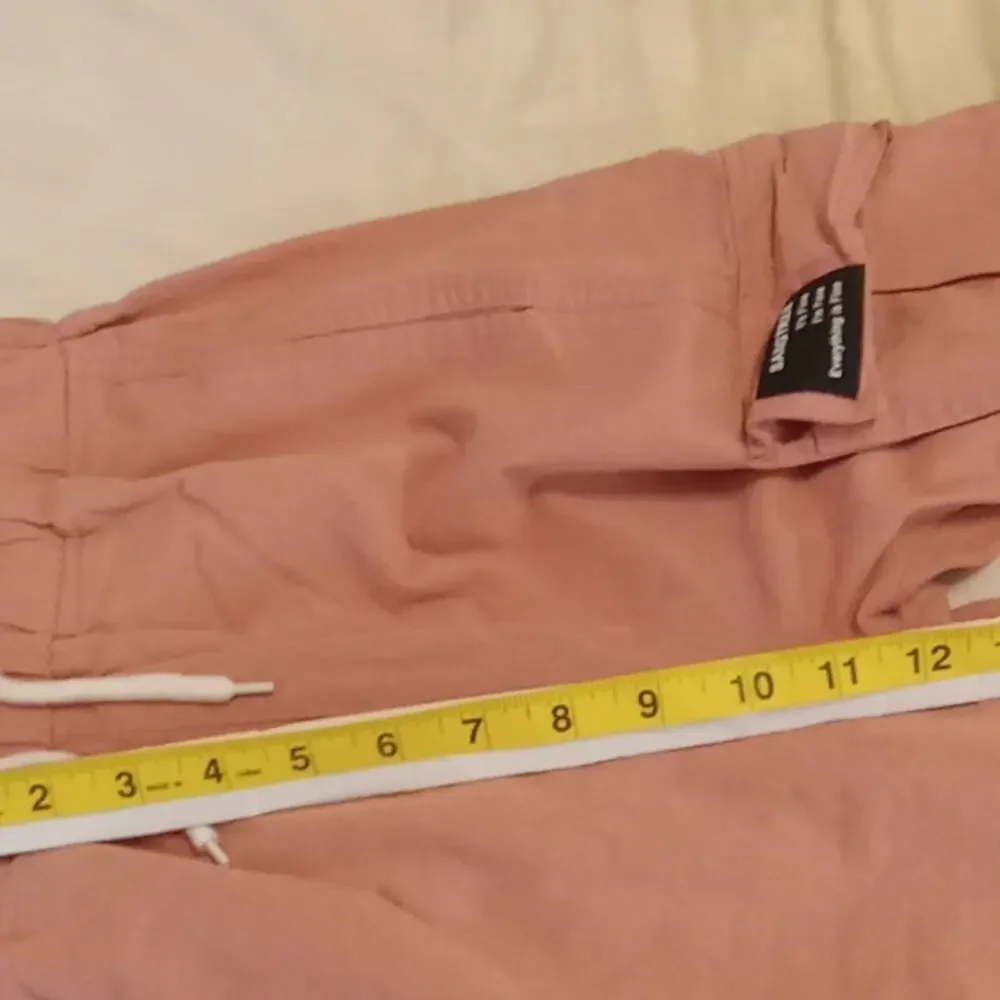 Sangtree Women's Medium pink cargo pants. Atleisure,Casual, Streetwear.